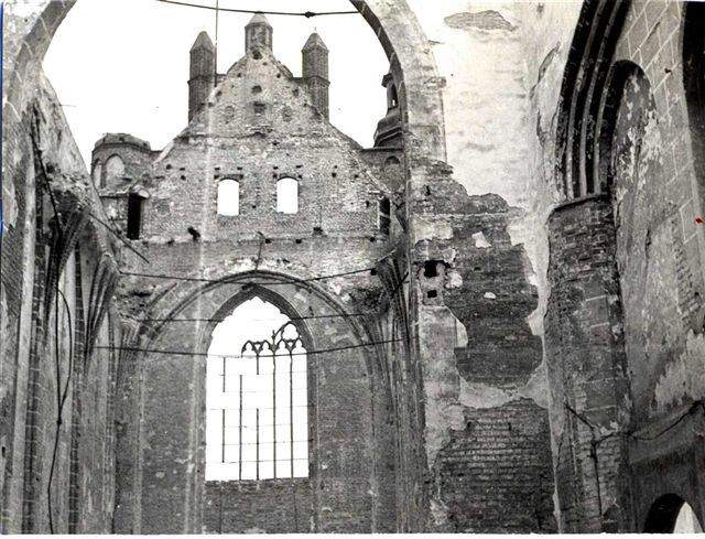 Zdjęcie spalonego kościoła św. Józefa
