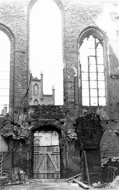 Zdjęcie spalonego kościoła św. Józefa